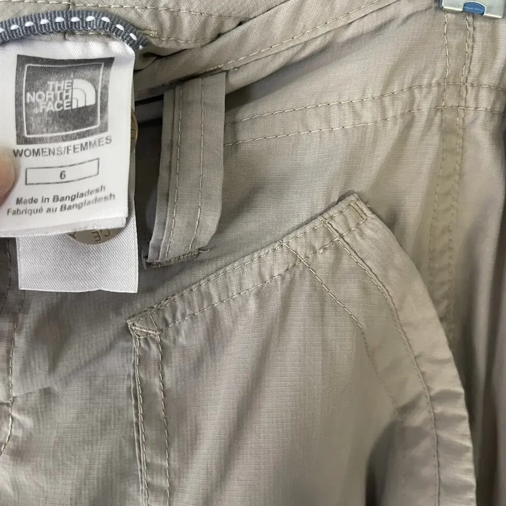 The North Face Women's Size 6 Cargo Khaki‎ Outdoors Shorts